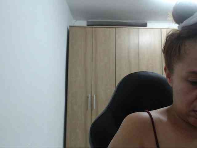 RoxanaMilf webcam