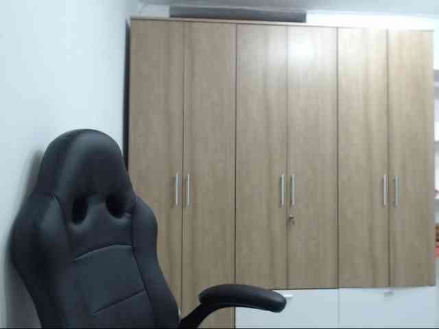 RoxanaMilf webcam