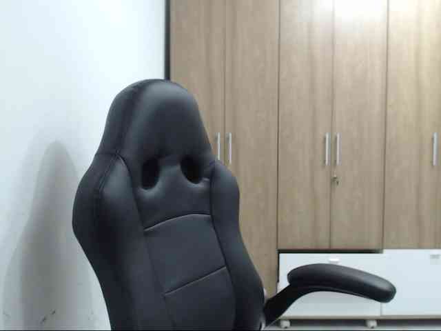 RoxanaMilf webcam