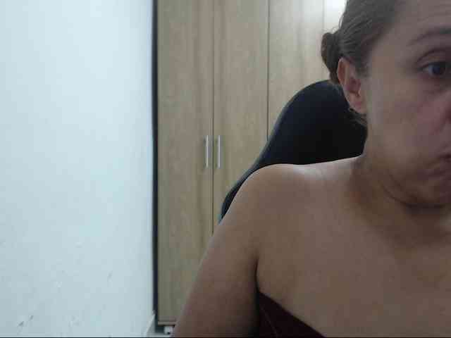 RoxanaMilf webcam