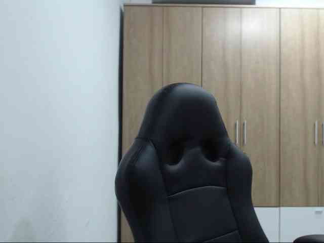 RoxanaMilf webcam