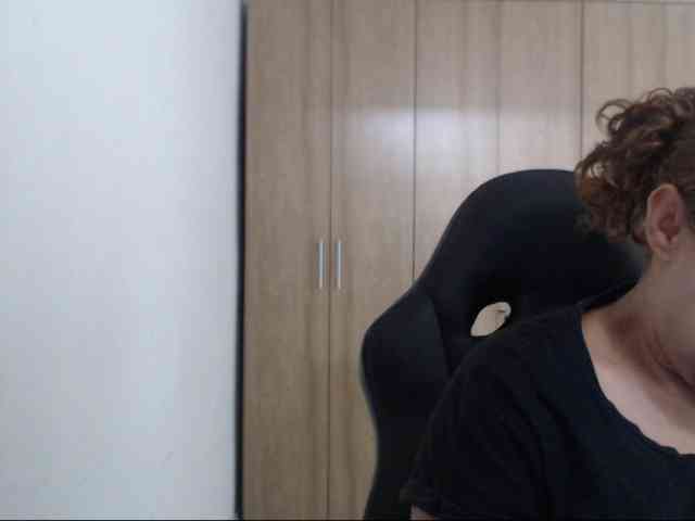 RoxanaMilf webcam
