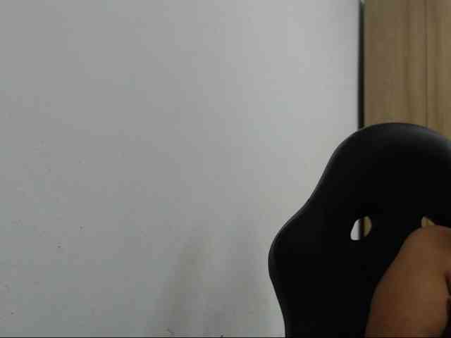 RoxanaMilf webcam
