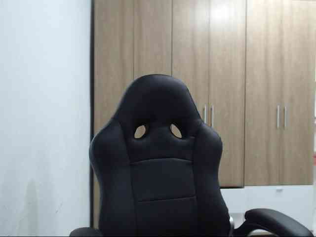 RoxanaMilf webcam