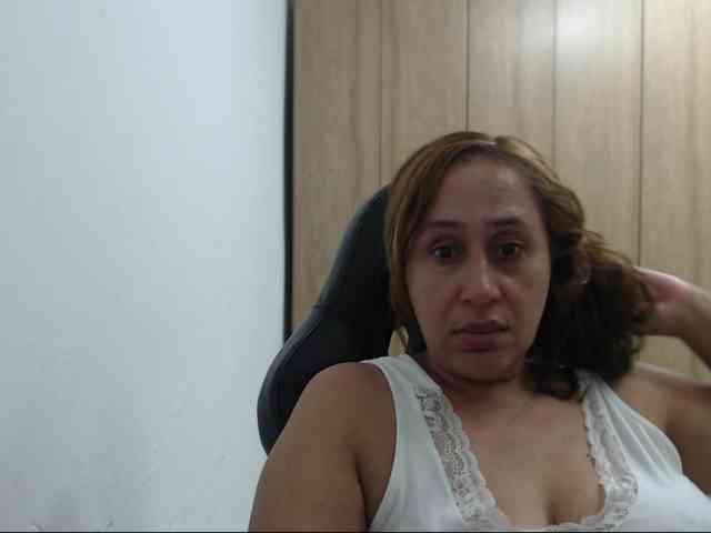 RoxanaMilf webcam