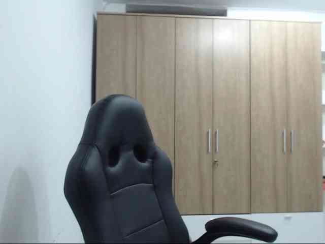 RoxanaMilf webcam
