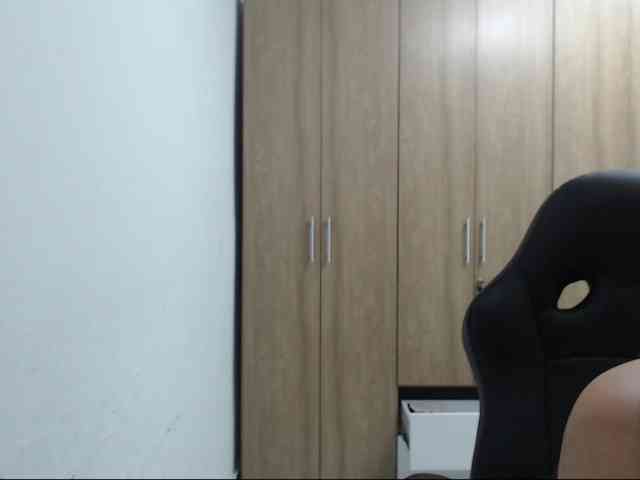 RoxanaMilf webcam