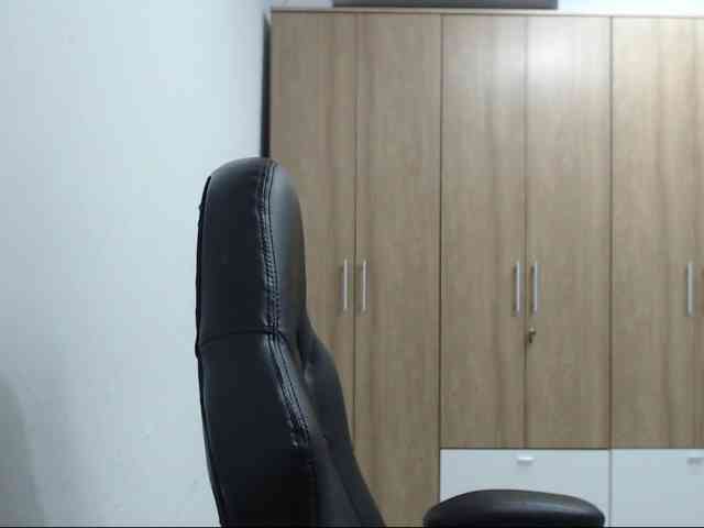 RoxanaMilf webcam