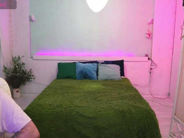 le modèle AlisaAleks est en webcam porno dans un show sur le site bongacams, il possède les tags suivants: White/Caucasian,Blonde,Shaved