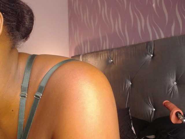 KayaBrown live cam on BongaCams