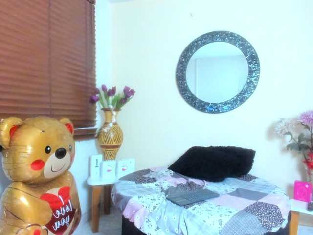 NicoleSantana's BongaCams show and profile