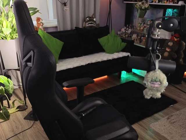 go to chat with Kira_Li_Lime