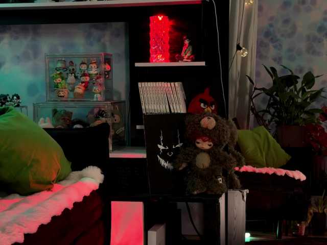 KiraLiLime live cam on BongaCams