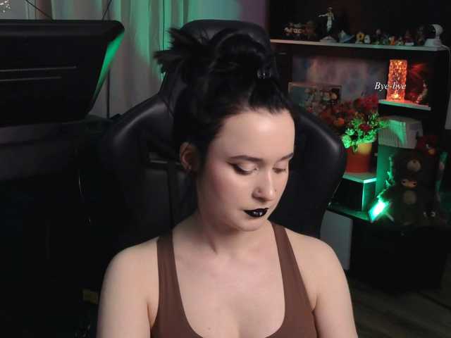 KiraLiLime live cam on BongaCams