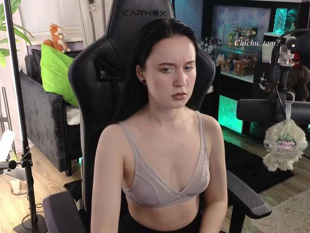 KiraLiLime live cam on BongaCams