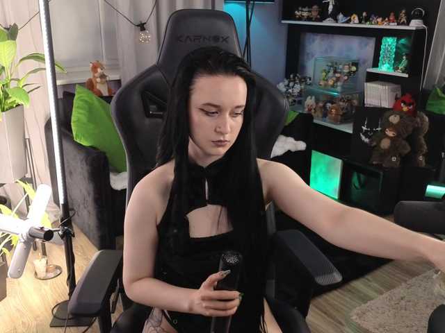 go to chat with Kira_Li_Lime