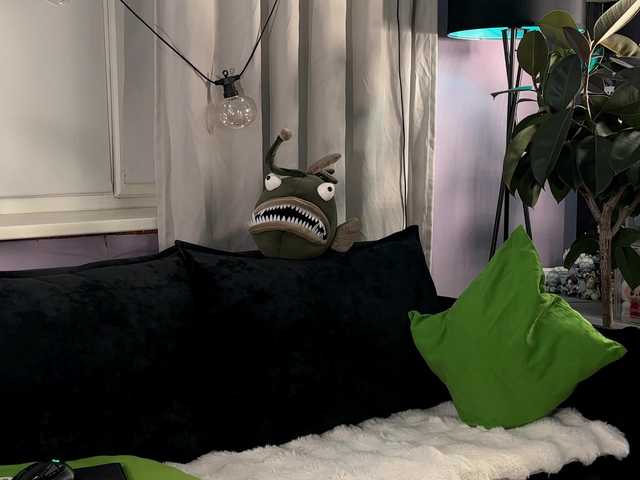 KiraLiLime's BongaCams show and profile