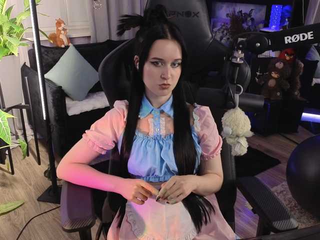 KiraLiLime live cam on BongaCams