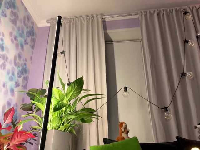 KiraLiLime live cam on BongaCams
