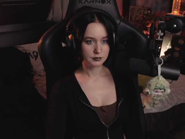 KiraLiLime, live now on BongaCams