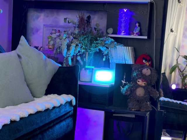 KiraLiLime live cam on BongaCams