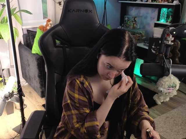 go to chat with Kira_Li_Lime
