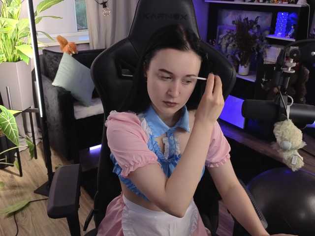 KiraLiLime live webcam show