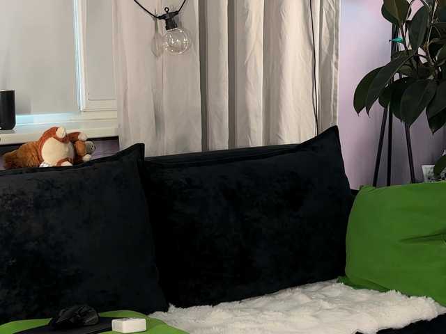 KiraLiLime's BongaCams show and profile