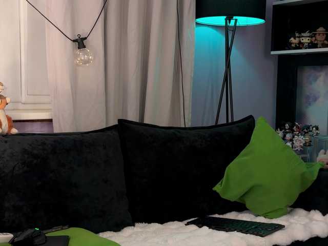 go to chat with Kira_Li_Lime