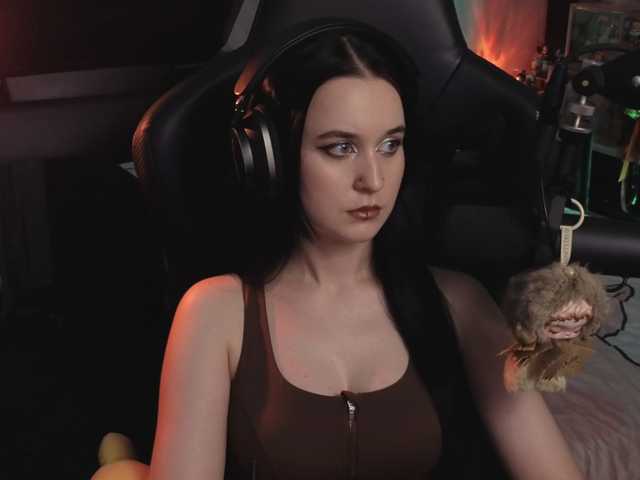 KiraLiLime live cam on BongaCams