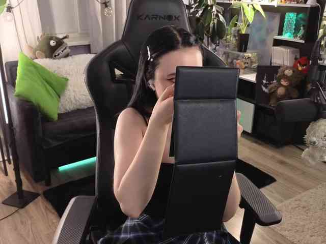 Модель: Kira_Li_Lime