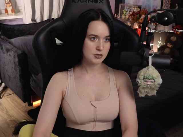 Модель: Kira_Li_Lime