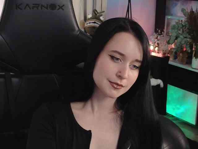 KiraLiLime Sex Cam Show