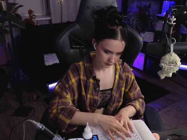 Kira_Li_Lime webcam