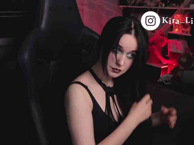 Model: Kira_Li_Lime