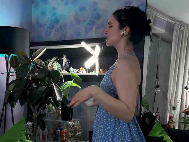 Kira_Li_Lime webcam