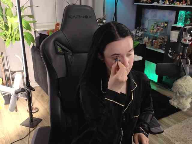 Kira_Li_Lime webcam