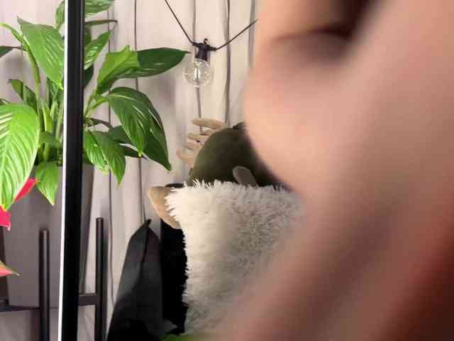 Kira_Li_Lime webcam