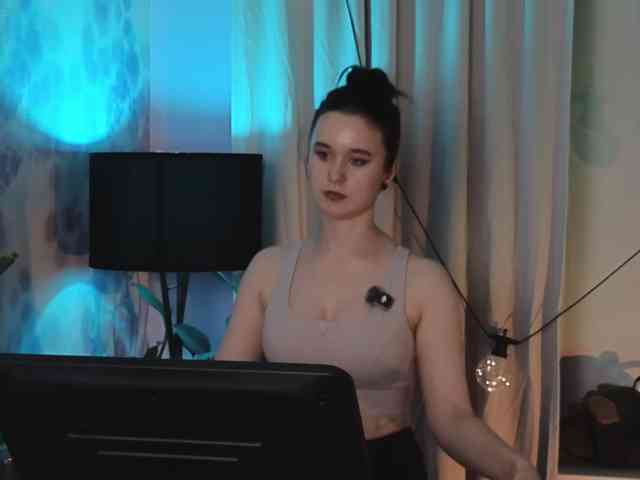 Модель: Kira_Li_Lime