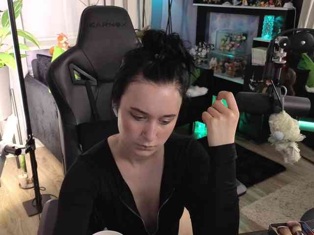 Модель: Kira_Li_Lime