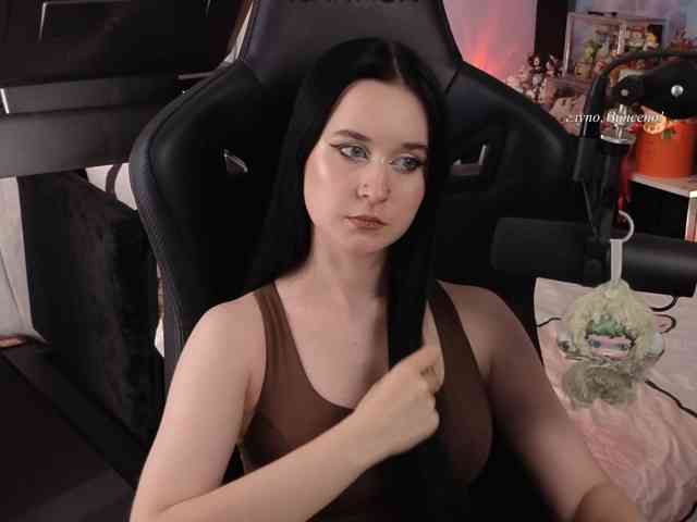 Модель: Kira_Li_Lime