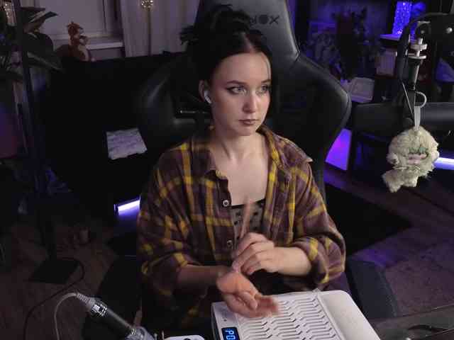 Kira_Li_Lime webcam