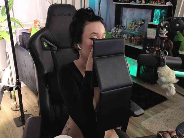 Kira_Li_Lime webcam