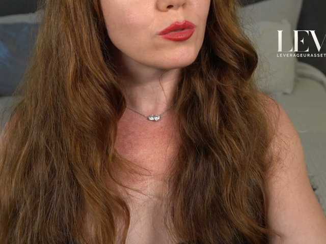 levurassets live cam on BongaCams