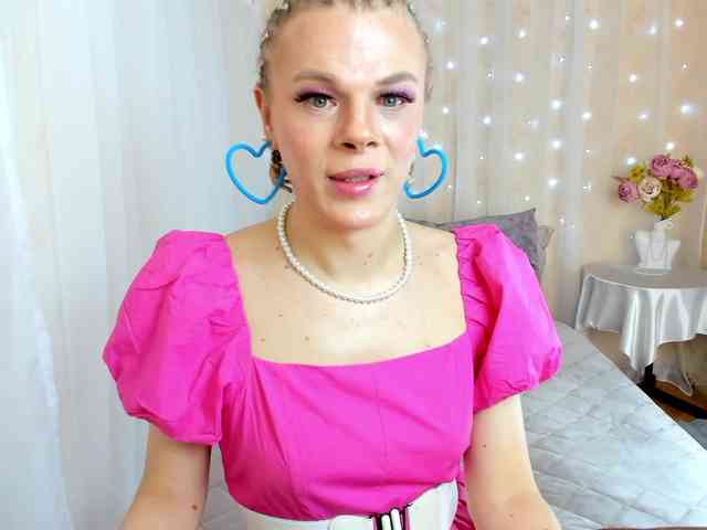 Stesnyashka12 Live Webcam on BongaCams