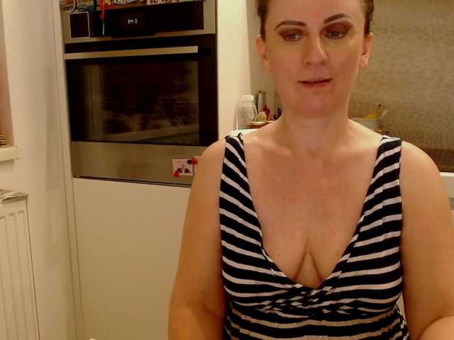 JacquiGray live cam preview