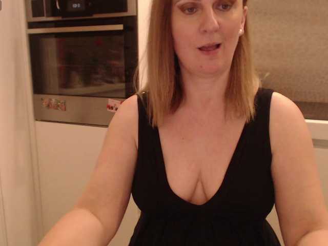 JacquiGray live cam on BongaCams