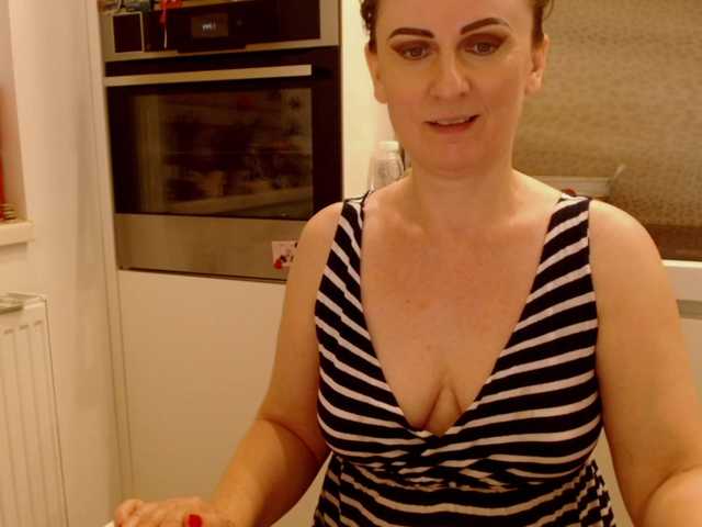JacquiGray live cam preview