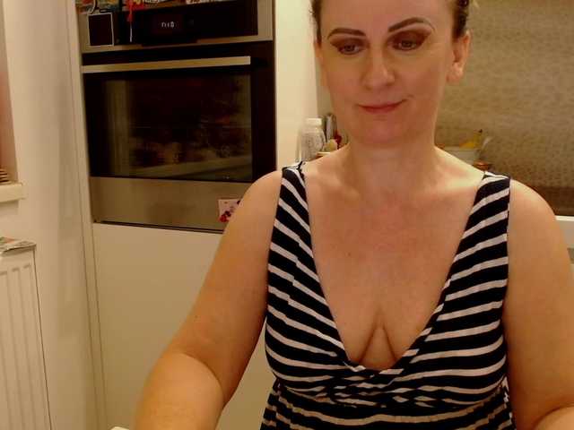 JacquiGray live cam preview