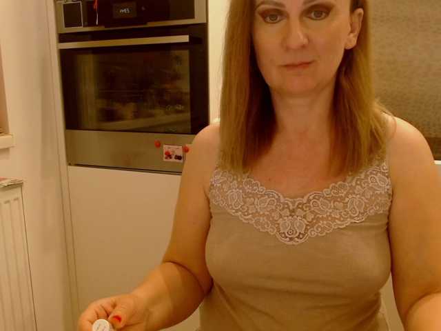 JacquiGray live cam on BongaCams